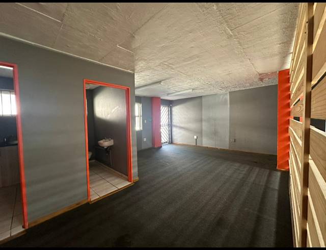 420M² WAREHOUSE TO LET IN SPARTAN